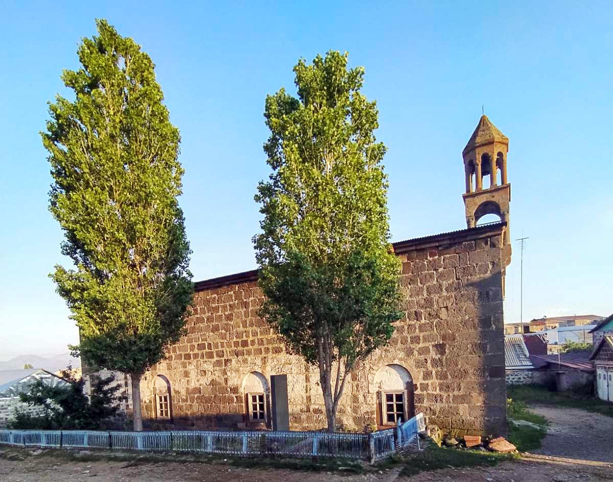 1 axalqalaqi-surb xachis eklesia